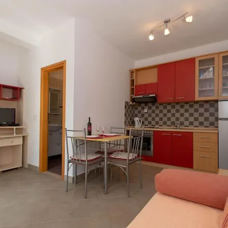 Apartment Valeria Zrnovo